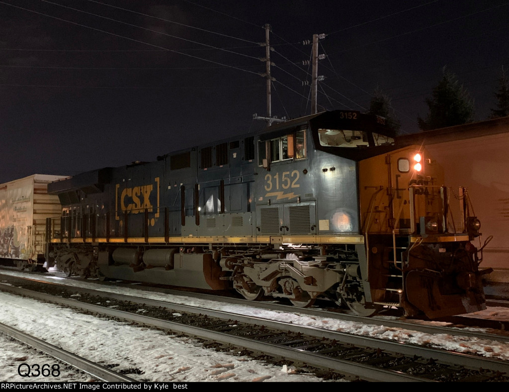 CSX 3152 on Q368